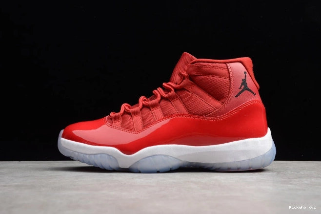 RetroGym Air Red 11 378037-623 Jordan 0719